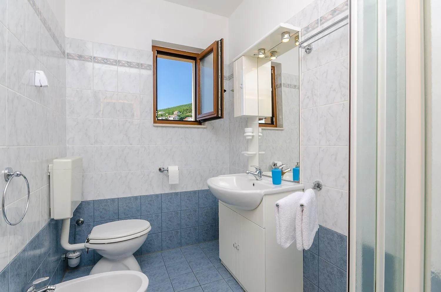 Cozy Apartment Mit Atemberaubenden Meerblick, Bbq Und Nur 500 Meter Zum Strand Dramalj Croatia