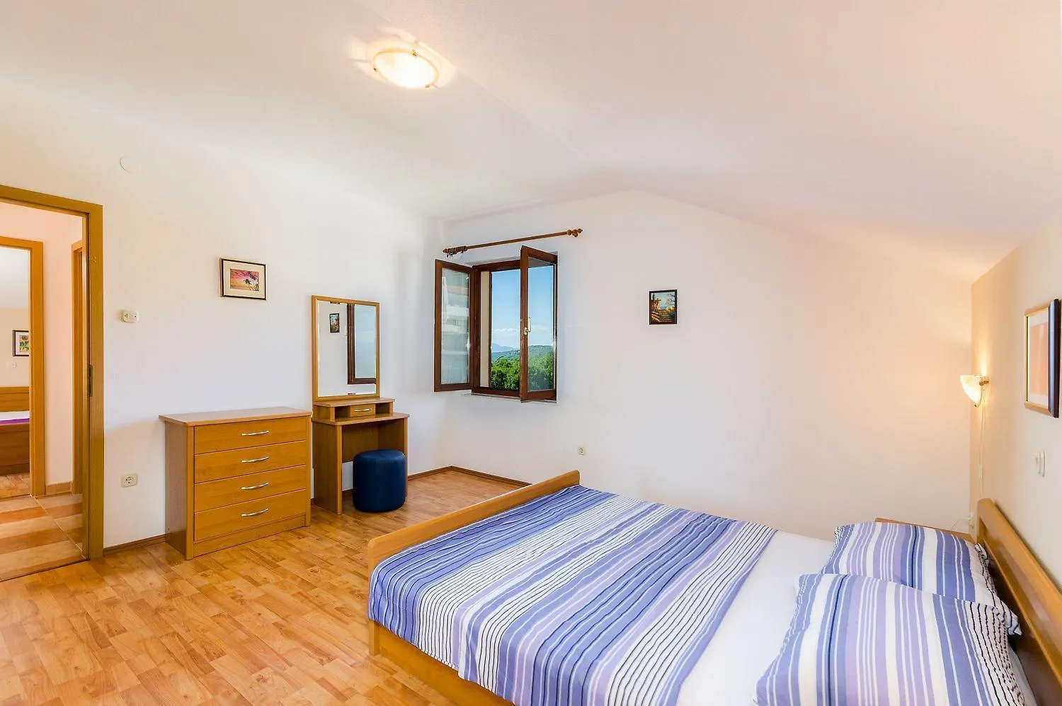 Cozy Apartment Mit Atemberaubenden Meerblick, Bbq Und Nur 500 Meter Zum Strand Dramalj 0*,  Croatia